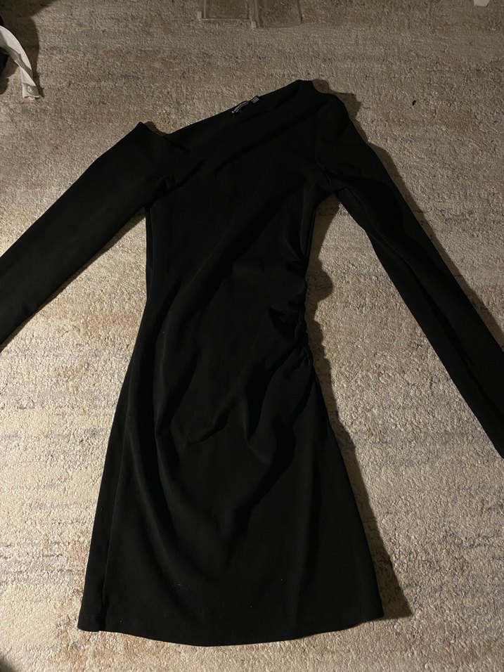 Stradivarius omuzu açık mini elbise - Görsel 2