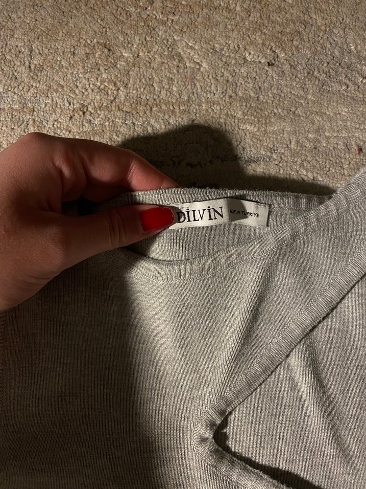 Gri Kolsuz dilvin bluz - Görsel 3