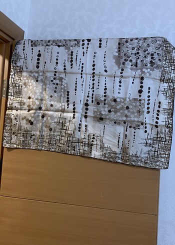 Bej Kahve Desenli Kadın Eşarp - Görsel 2