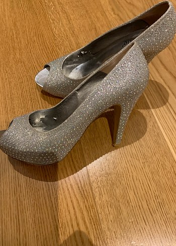 Gri Simli Dolgu Topuk Abiye Kadın Ayakkabı - Görsel 2