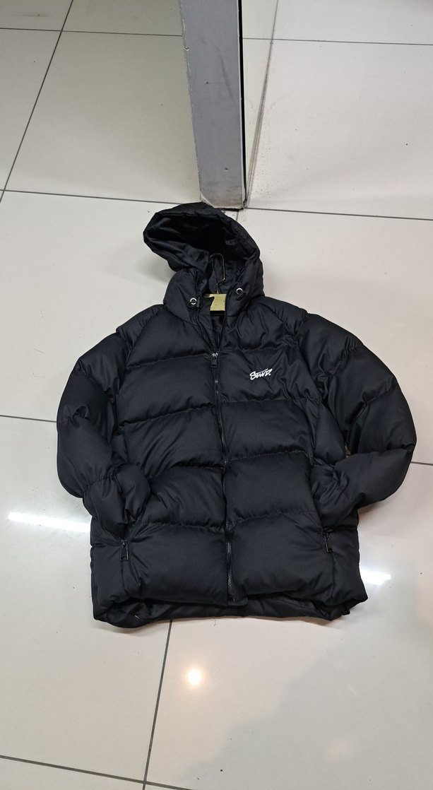 Siyah Kapüşonlu Erkek Mont - Görsel 3