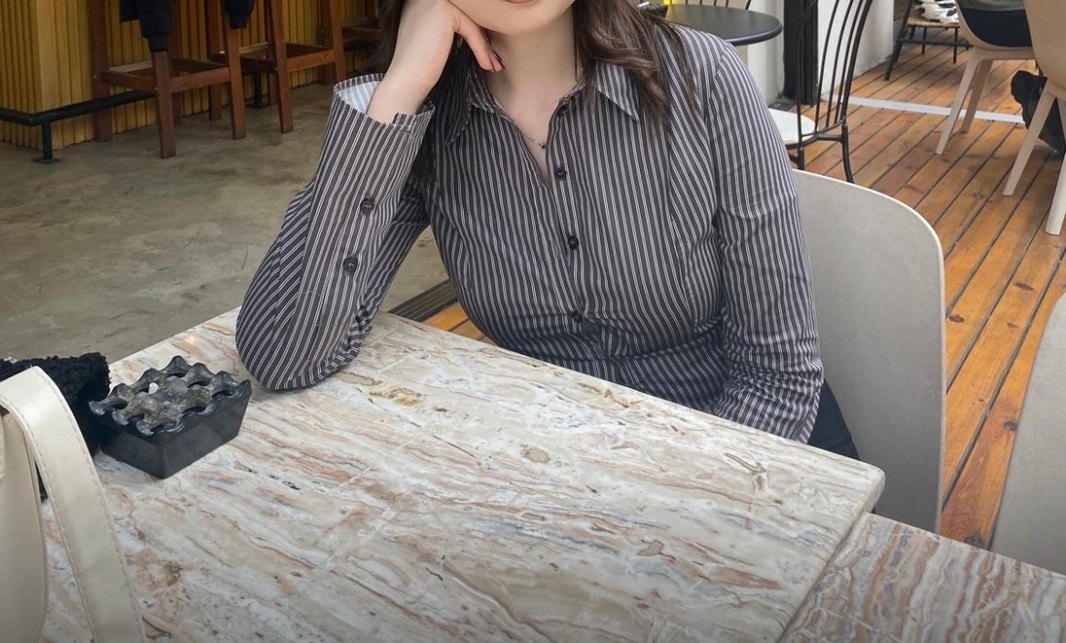 Bershka çan kollu vücuda oturan gömlek - Görsel 2