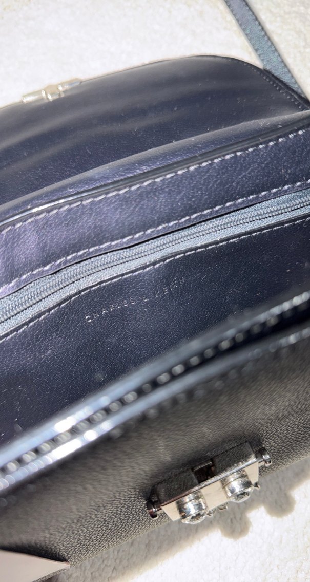 Kemer Tokalı parlak Deri Kadın Çanta - Görsel 3