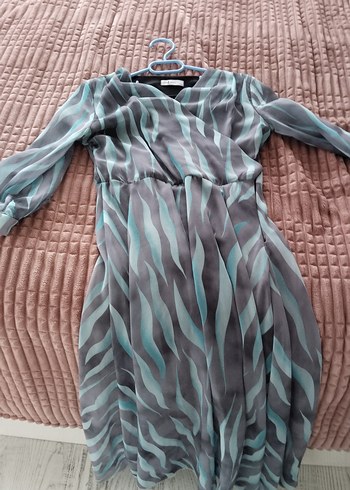 V Yaka Gri Bağcıklı Uzun Elbise - Görsel 2