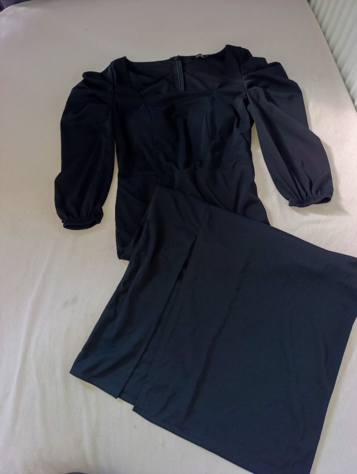 Uzun Siyah Gotik V Yaka Drapeli Elbise - Görsel 3