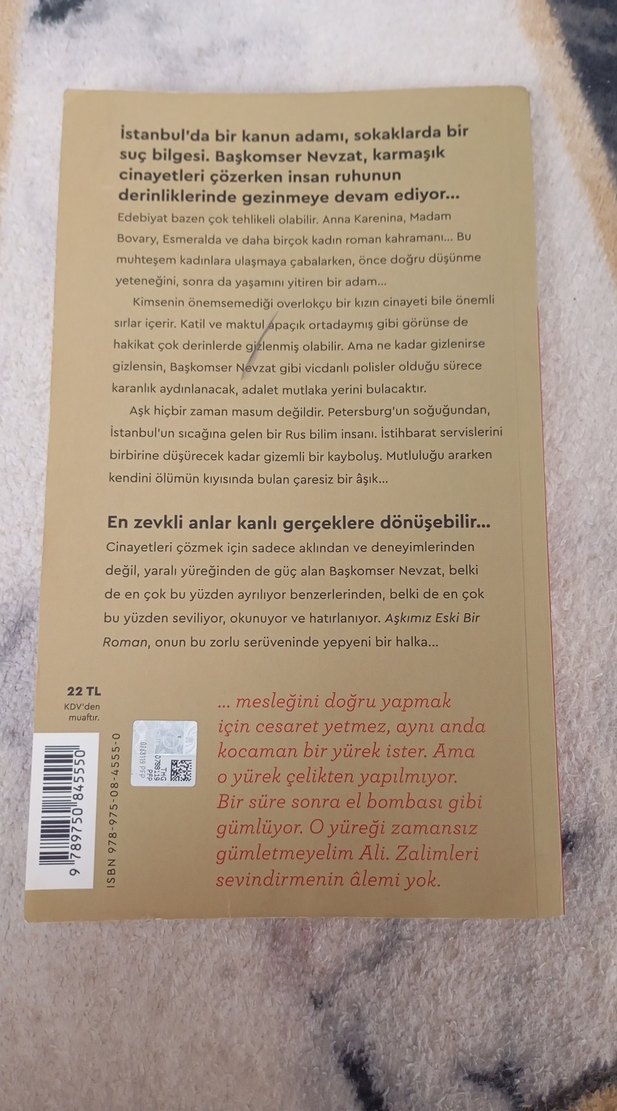 Ahmet Ümit - Aşkımız Eski Bir Roman
polisiye roman - Görsel 2