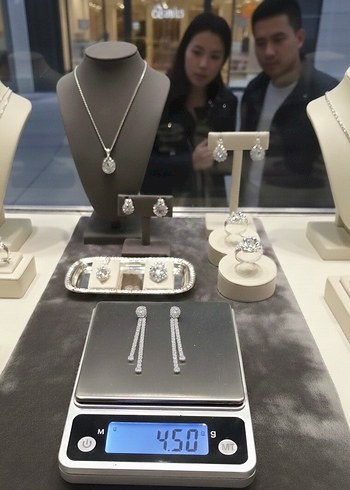 14K Altın Sallantılı Suyolu Küpe - Görsel 4