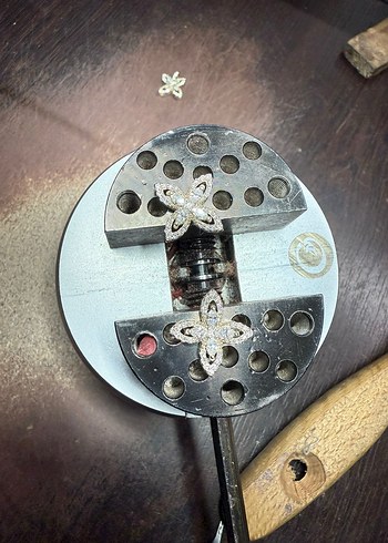 14K Altın 4 Yaprak Markiz Küpe - Görsel 3