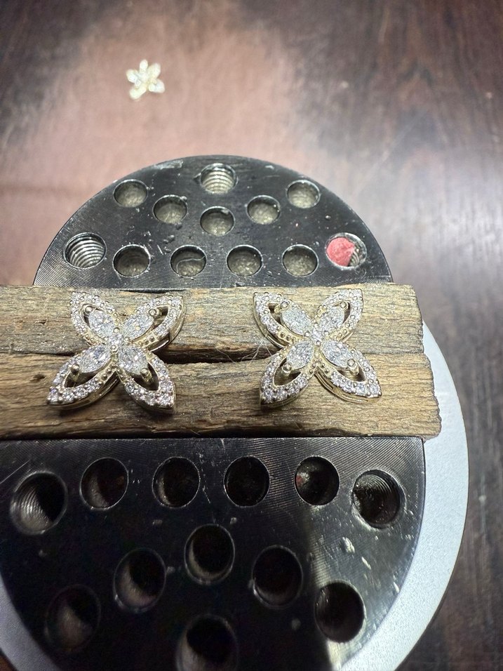 14K Altın 4 Yaprak Markiz Küpe - Görsel 2