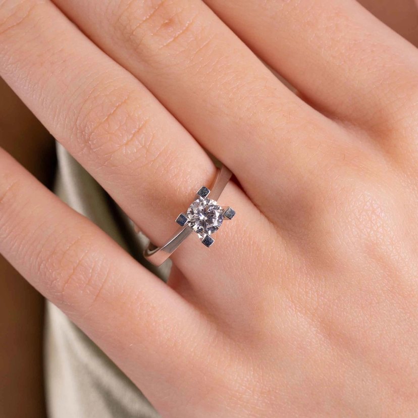 14K Altın Takoz Tırnak Tektaş  Yüzük - Görsel 2