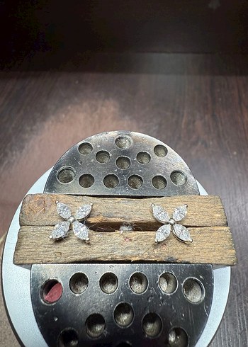 14K Altın Markiz Taşlı 4 Yaprak Küpe - Görsel 3