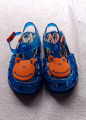 Gölgelikli bebek simidi ve deniz ayakkabısı - Görsel 4