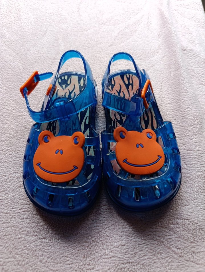 Gölgelikli bebek simidi ve deniz ayakkabısı - Görsel 4