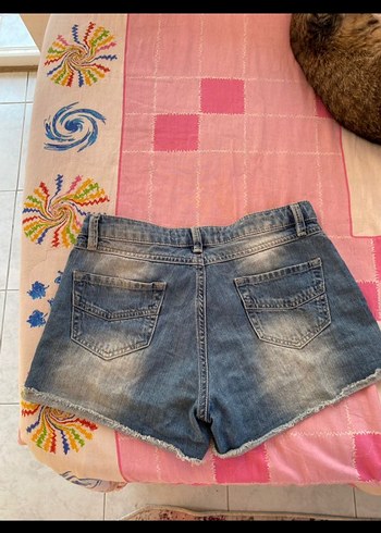 Batik Desenli Kadın Mini Denim Şort - Görsel 3