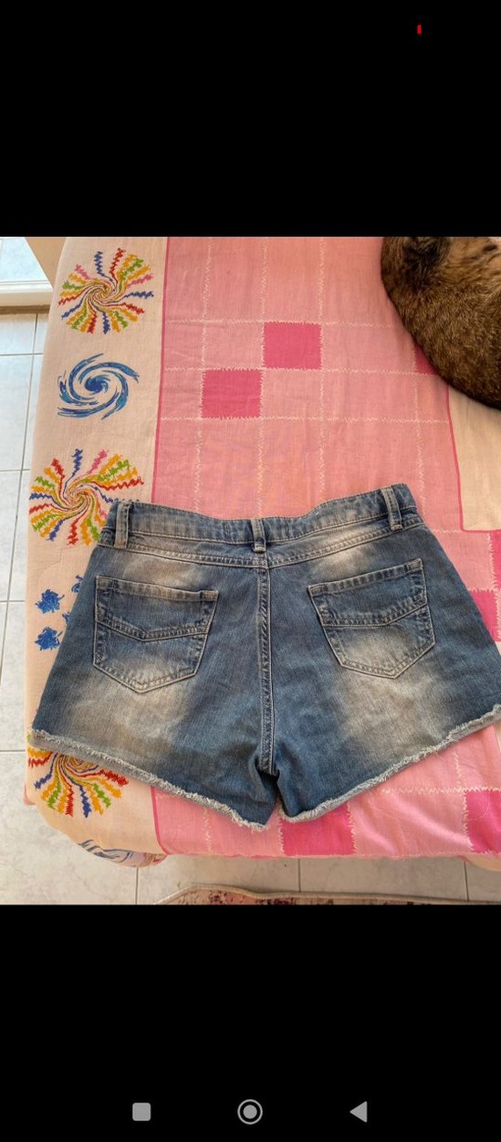 Batik Desenli Kadın Mini Denim Şort - Görsel 3