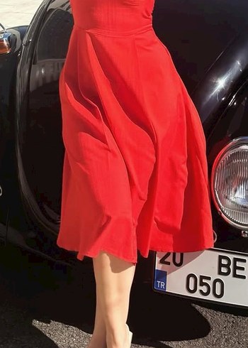 Narçiçeği Kırmızı Askılı Midi Elbise - Görsel 2