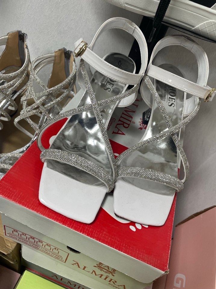 Beyaz Tokalı Yüksek Topuklu Kadın Abiye Ayakkabı - Görsel 3