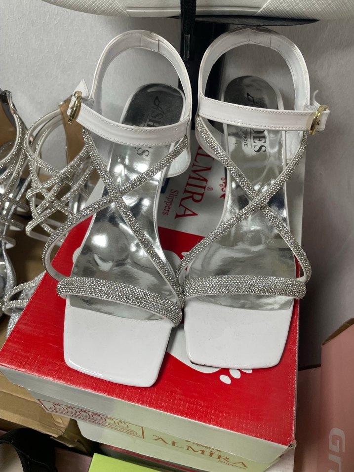 Beyaz Tokalı Yüksek Topuklu Kadın Abiye Ayakkabı - Görsel 2