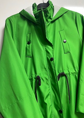 Parlak Yeşil Kadın Uzun Yağmurluk - Görsel 4
