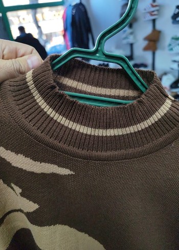 Kahverengi Kamuflaj Desenli Kadın Boğazlı Kazak - Görsel 3