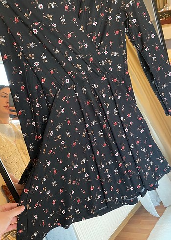 Siyah Çiçek Desenli Uzun Kollu Midi Elbise - Görsel 4