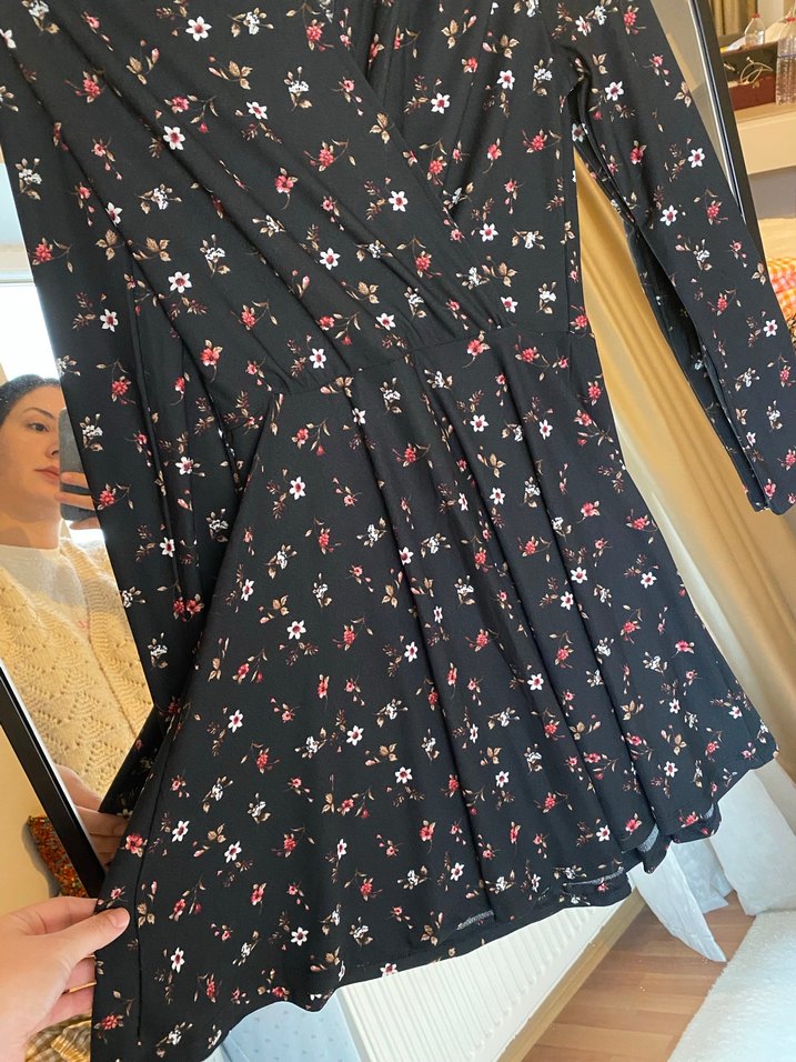 Siyah Çiçek Desenli Uzun Kollu Midi Elbise - Görsel 4