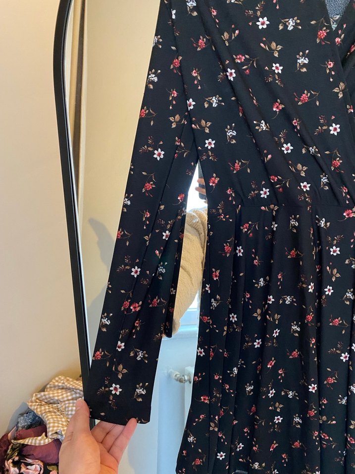 Siyah Çiçek Desenli Uzun Kollu Midi Elbise - Görsel 5