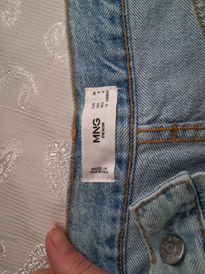 Mango Düğmeli Bol Kesim Mini Kot Şort - Görsel 4