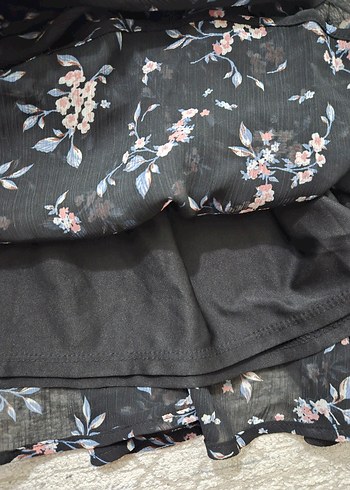 Çiçek Desenli Siyah Midi Etek - Görsel 3