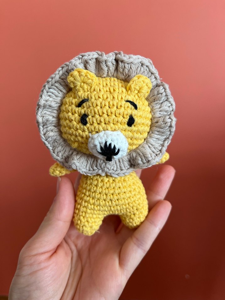 Sarı Renkli Amigurumi El Örgüsü Aslan Peluş Oyuncak - Görsel 2