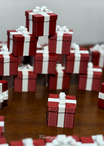 Kırmızı Beyaz Kurdeleli Hediyelik Kutular - Görsel 2