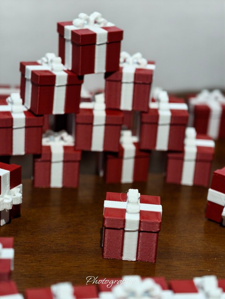 Kırmızı Beyaz Kurdeleli Hediyelik Kutular - Görsel 2