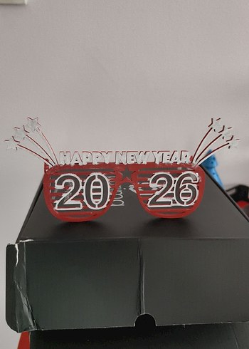 Yeni yıl 2026 Kırmızı Avant-Garde kadın erkek gözlüğü - Görsel 3