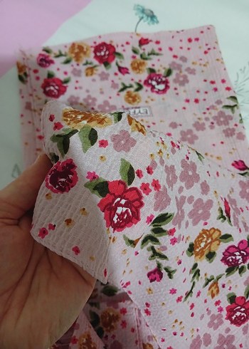 Pembe Çiçek Desenli Fırfırlı Kadın pamuk eşarp - Görsel 2