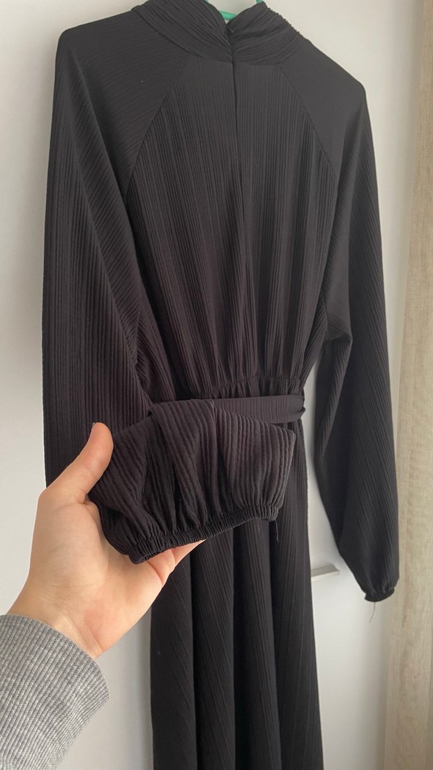 Siyah Uzun Elbise Yüksek Yakalı - Görsel 4