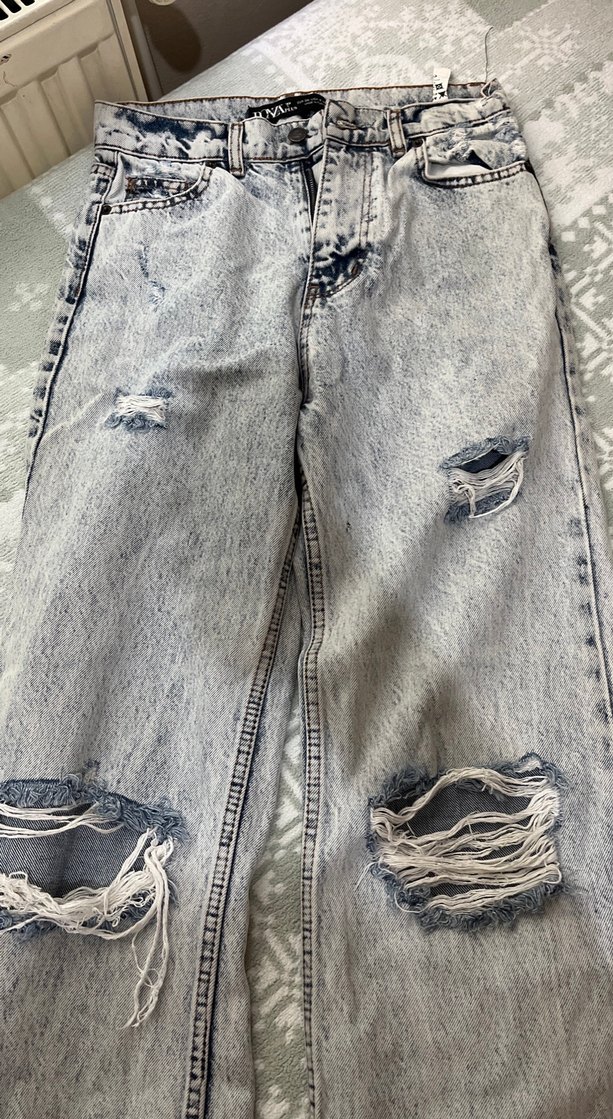 Gri Kadın Salaş Yırtık Denim Pantolon - Görsel 3