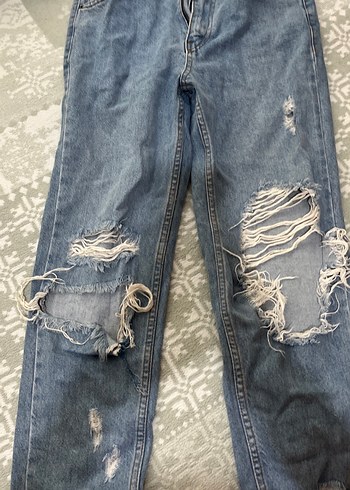 Kadın Gri Mavi Rahat Kesim Yırtık Kot Pantolon - Görsel 2