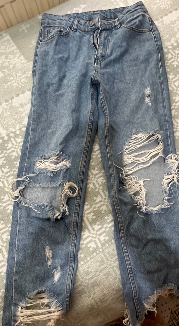 Kadın Gri Mavi Rahat Kesim Yırtık Kot Pantolon - Görsel 2