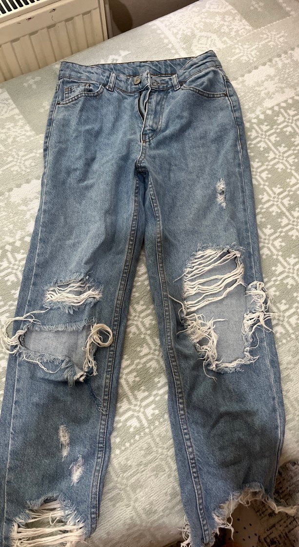 Kadın Gri Mavi Rahat Kesim Yırtık Kot Pantolon - Görsel 3
