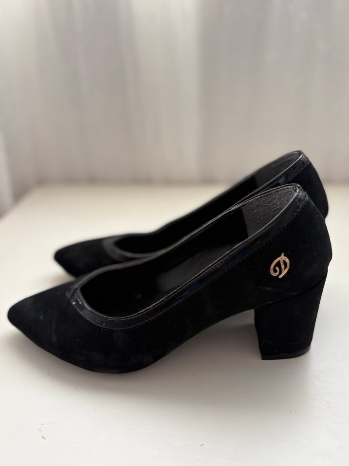Siyah Kadın Topuklu Kadife Ayakkabı - Görsel 2