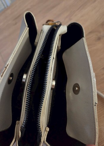 Bej Deri Püsküllü Modern Klasik Kadın Çanta - Görsel 2