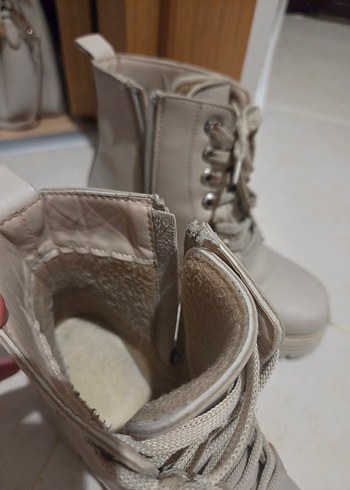 Bej Deri Bağcıklı Kadın Bot - Görsel 2