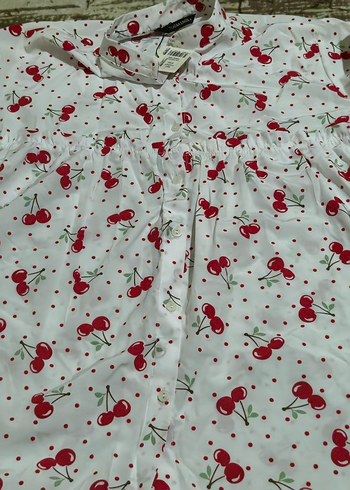 Düğmeli Kiraz Desenli Kadın Gömlek - Görsel 3
