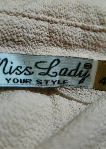 Bej Düğmeli V Yaka Uzun Kollu Kadın Gömlek - Görsel 3