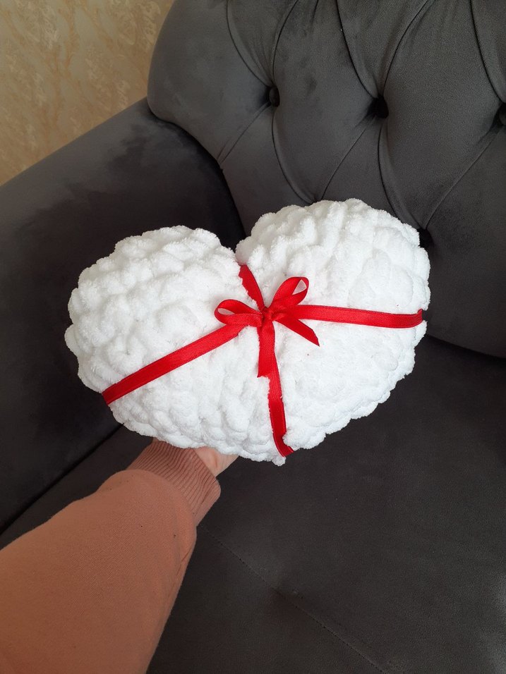 Gri Kalp Şeklinde Peluş Oyuncak - Görsel 2