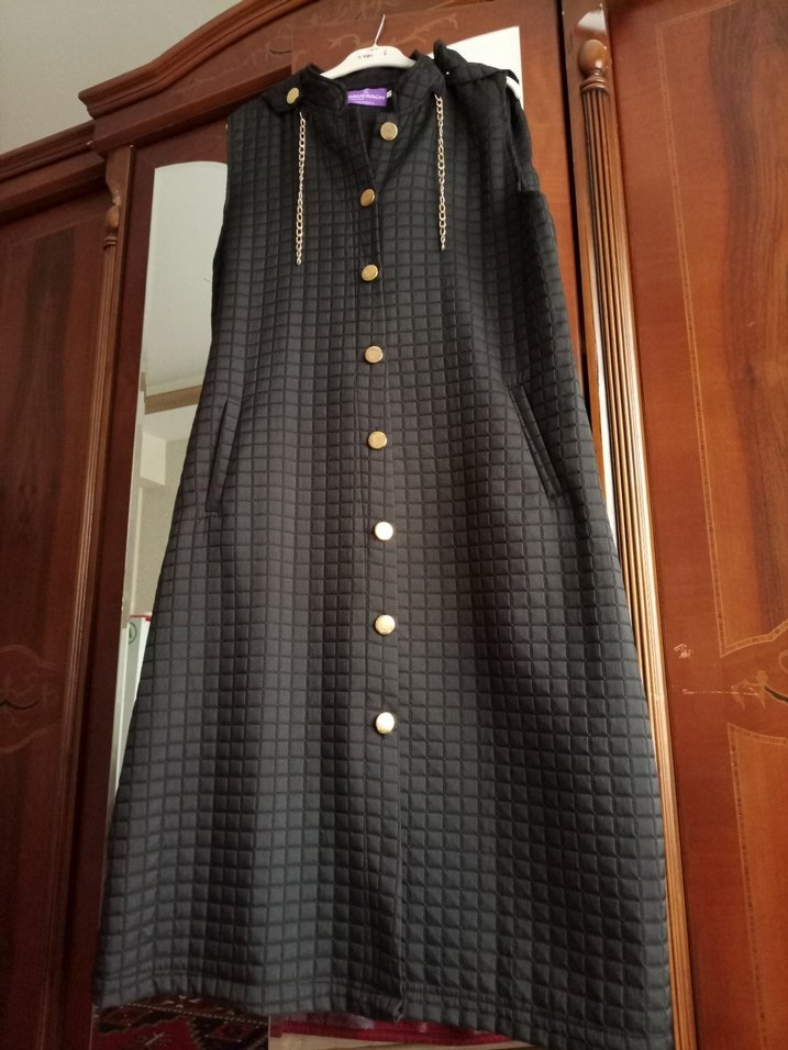 Düğmeli Siyah Uzun Kolsuz Kadın Kaban - Görsel 2