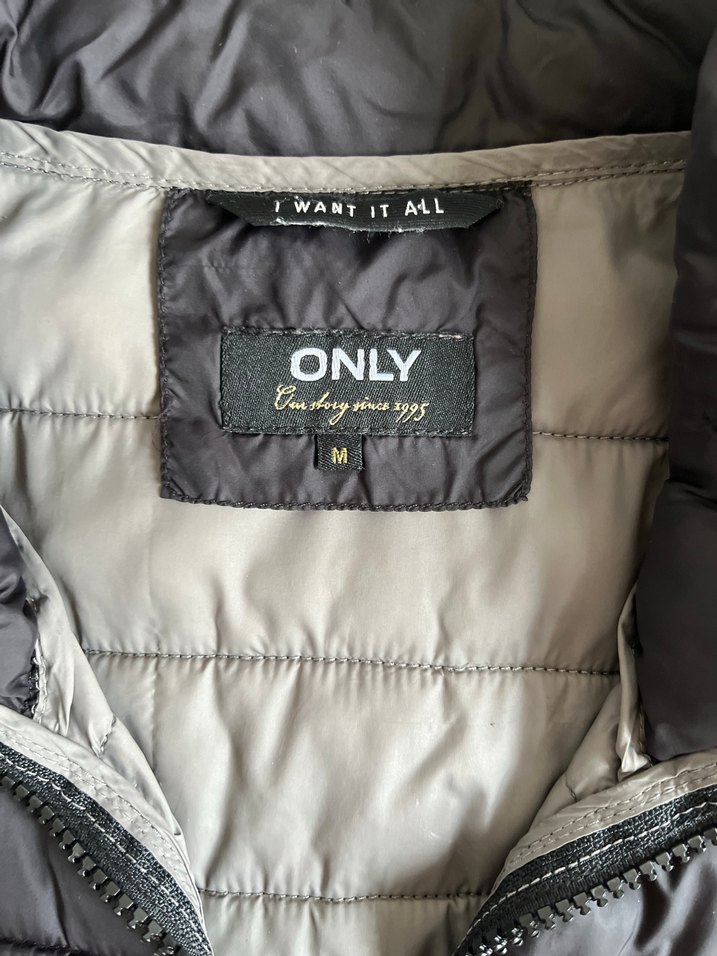 Only siyah şişme mont - Görsel 4