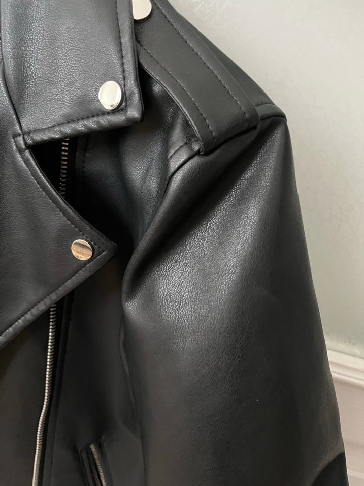 Stradivarius Kadın Siyah Deri Biker Ceket - Görsel 3