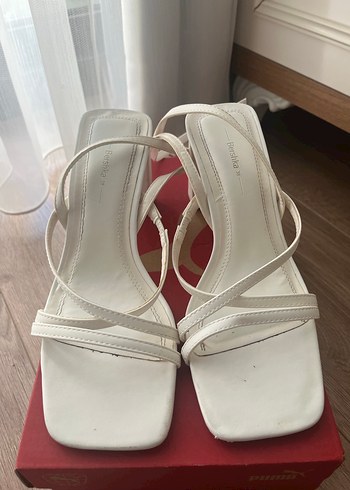 Bershka Beyaz Kadın Sandalet - Görsel 2