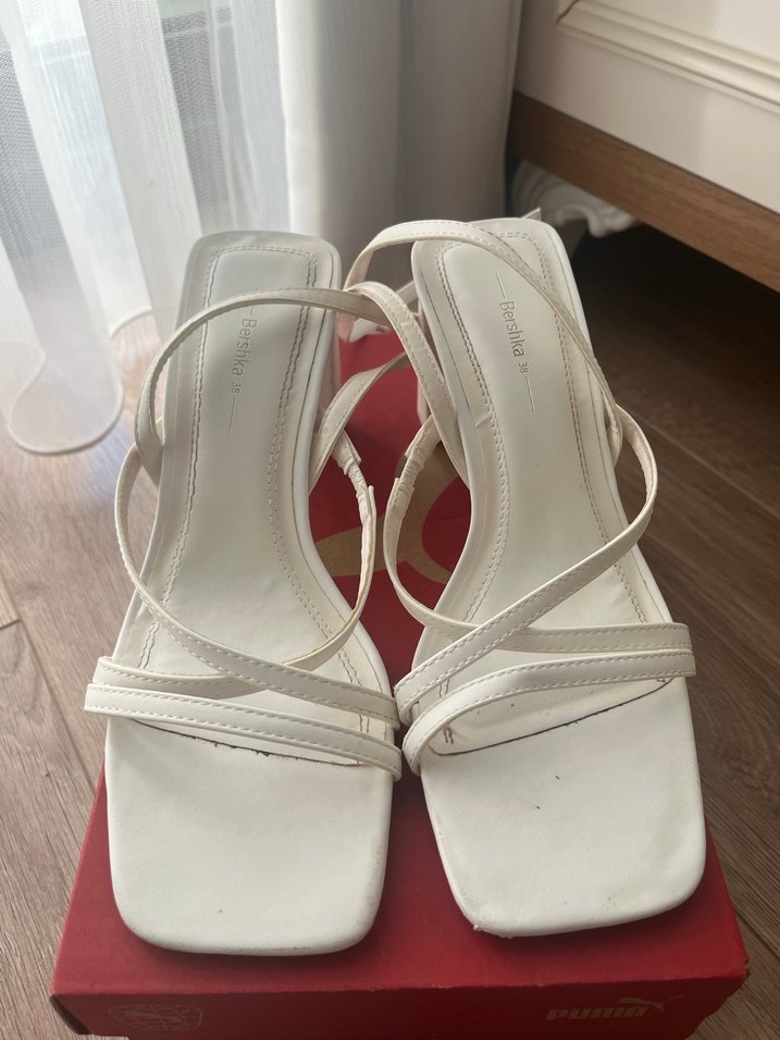 Bershka Beyaz Kadın Sandalet - Görsel 2